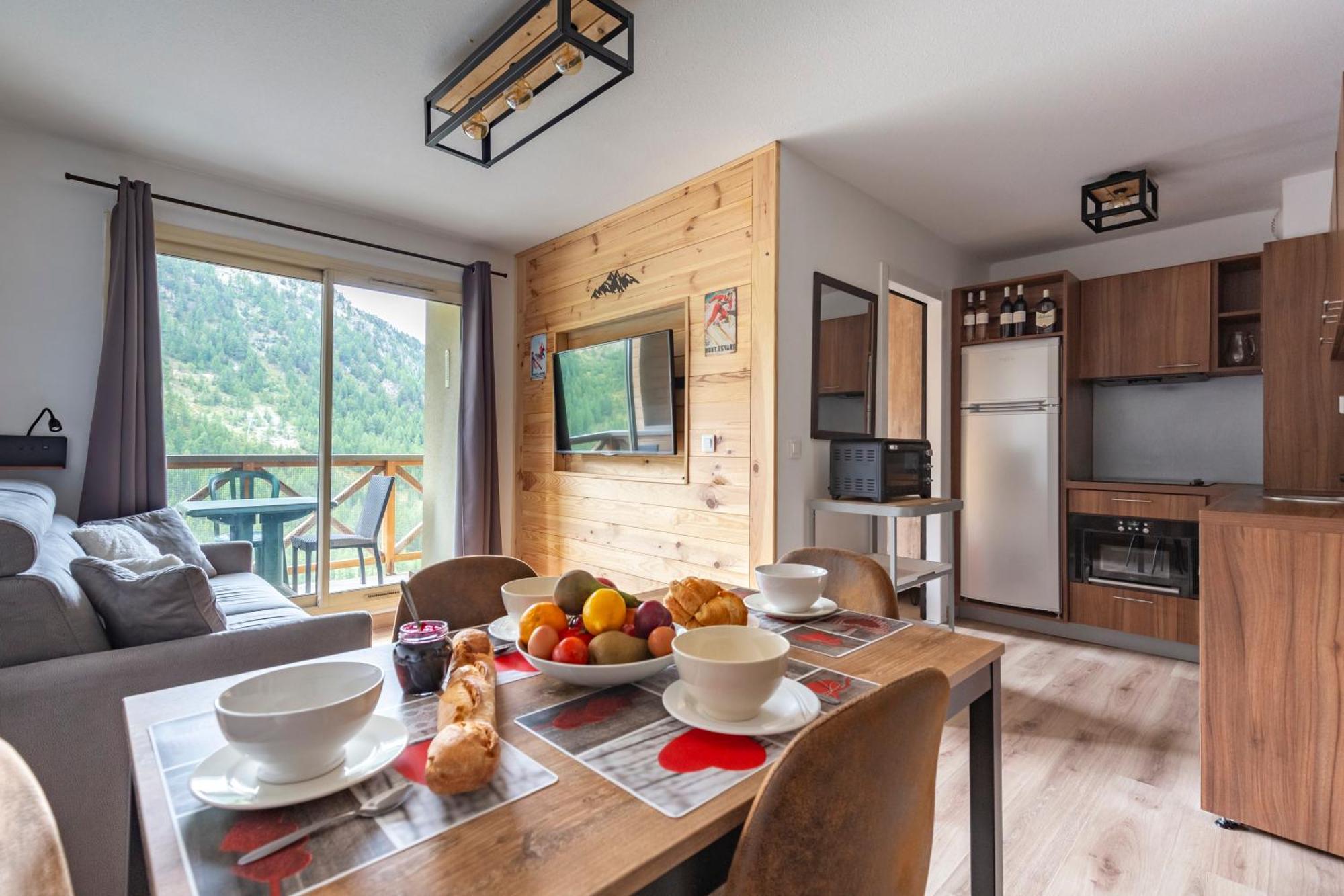 Joli T2, Centre, Parking Prive, Wifi, Local A Ski Isola 2000 Exterior photo